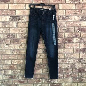 NEW Old Navy Rockstar jeans size 6 Super Skinny
